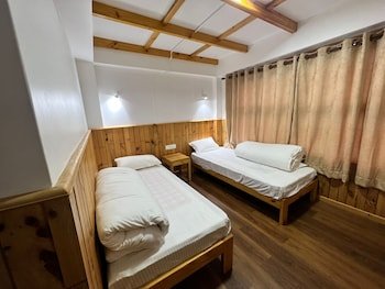 Hotel Camp De Base