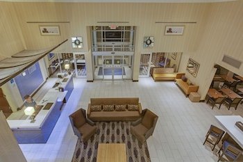 Holiday Inn Express Hotel & Suites Laurel