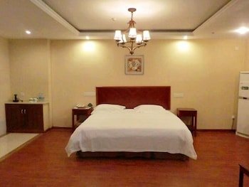 GreenTree Inn Nantong Tongzhou District Pingchao Bus Station Express Hotel