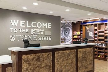 Hampton Inn & Suites Pittsburgh Waterfront West Homestead