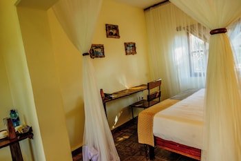 Weru Weru River Lodge