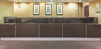 La Quinta Inn & Suites by Wyndham Houston Hobby Airport