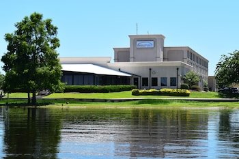 Bridge Point Hotel & Marina