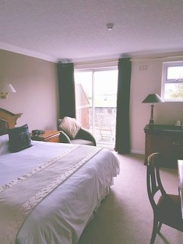 The Powfoot Hotel