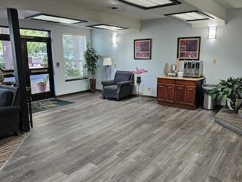 Quality Inn & Suites Vancouver North