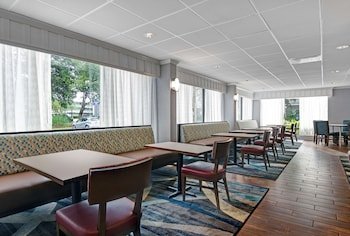 Hampton Inn Charleston/Mt. Pleasant-Patriots Point