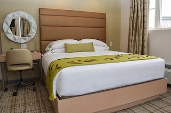 The Fredonia Hotel & Convention Center