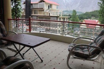 Kachura Inn Hotel