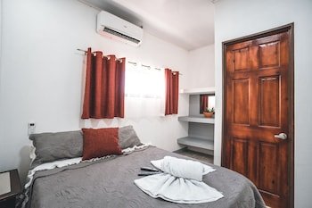 Hotel Hoja De Oro Corcovado