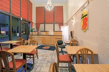Super 8 by Wyndham Yreka