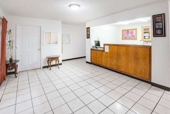 Super 8 by Wyndham Neosho