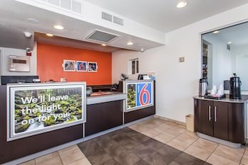 Motel 6 Williams