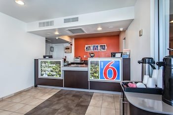 Motel 6 Williams