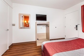 Motel 6 Williams