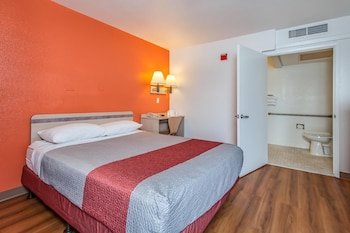 Motel 6 Williams