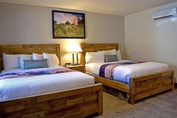 Bumbleberry Inn