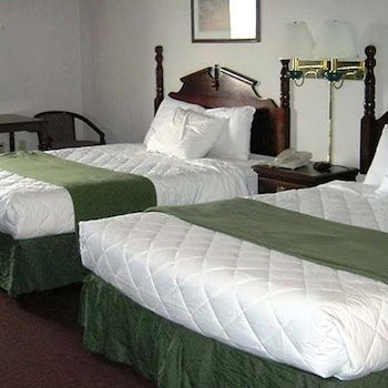 Voyageur Inn and Conference Center