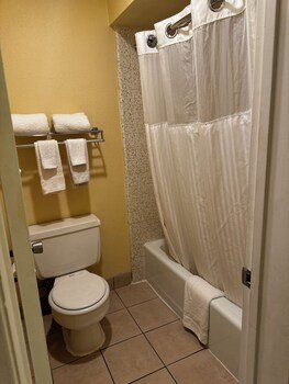 Red Lion Inn & Suites Redding