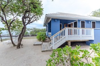 Barefoot Cay Boutique Resort & Marina