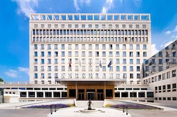 Metropol Palace