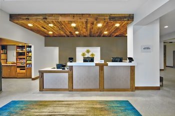 Fairfield Inn & Suites by Marriott Orlando at FLAMINGO CROSSINGS Town Center