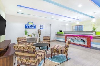 Days Inn & Suites by Wyndham Madisonville