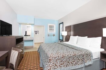 Days Inn & Suites by Wyndham Madisonville