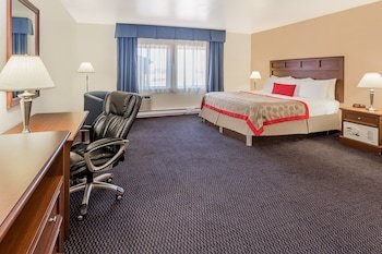 Baymont by Wyndham Waukesha