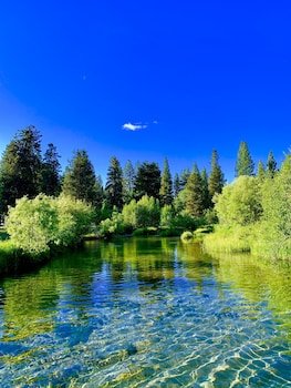 Crater Lake Resort