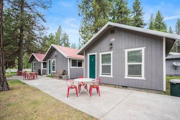 Crater Lake Resort