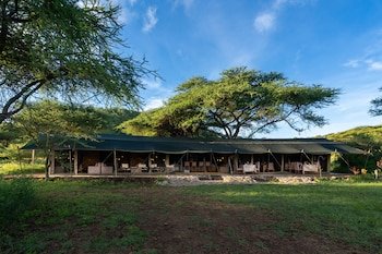 Karibu Camps & Lodges – Serengeti Woodlands Camp