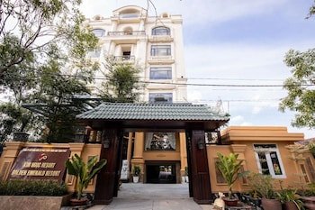 Golden Emerald Resort