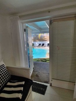 B&B Curacao NV