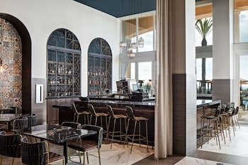Grand Pacific Palisades Hotel & Resort
