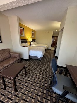 Lexington Inn And Suites