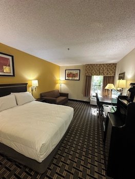 Lexington Inn And Suites