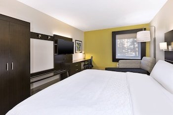 Holiday Inn Express Detroit-Warren