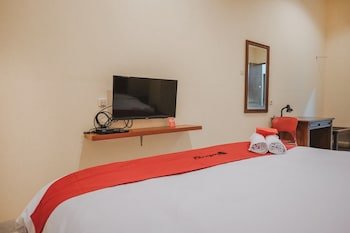 RedDoorz Plus Near Plaza Blok M