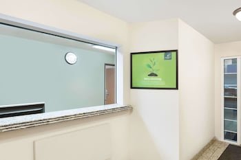 WoodSpring Suites Tyler Rose Garden