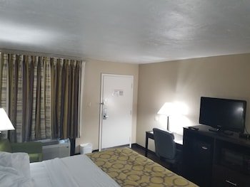 Baymont by Wyndham Lake City