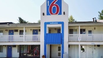 Motel 6 Nashua