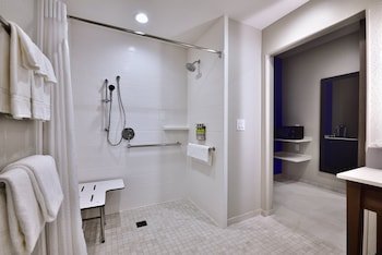 Holiday Inn Express & Suites Houston North - Woodlands Area