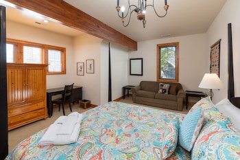 Aquila Lodges