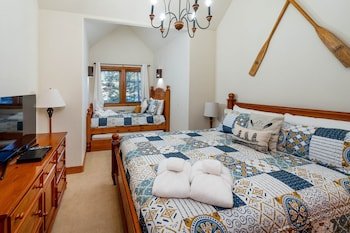 Aquila Lodges