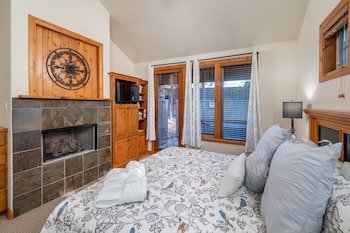 Aquila Lodges
