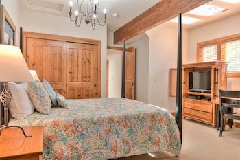 Aquila Lodges