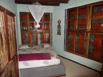 Fromager Lodge