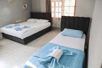 Imaj Beach & Hotel