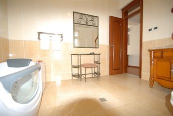Asham Africa Hotel
