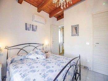 Botti House